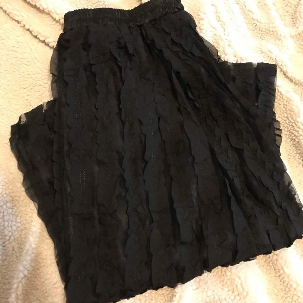 Korean Style Black Long Skirt w Elastic Band (Size 4-6 or S) Brand New w Tag